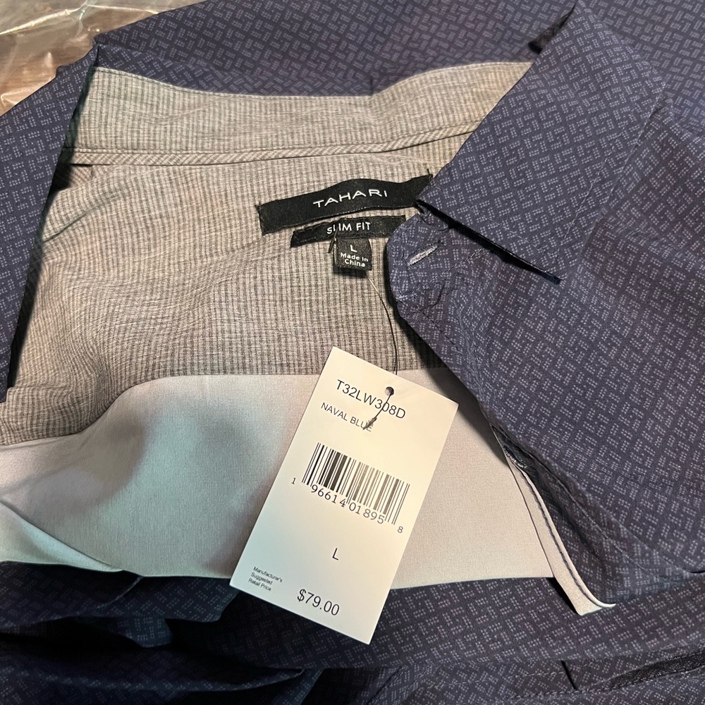 Tahari slim fit navy blue shirt. Sz Large. NWT